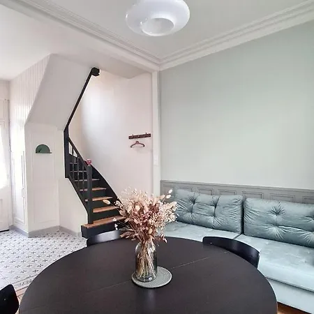 Jeanne - Confort Et ル・トレポール