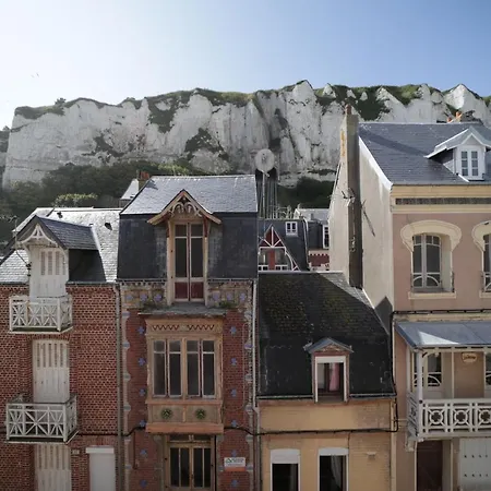 Jeanne - Confort Et *